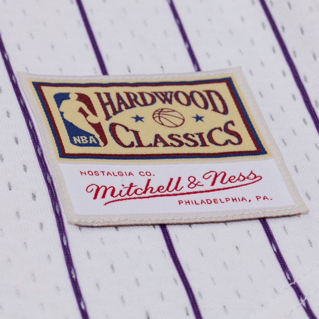 Los Angeles Lakers Mitchell & Ness Head Coach Pinstripe Mesh Full-Button Baseball Jersey - White | NBA Fan Gear