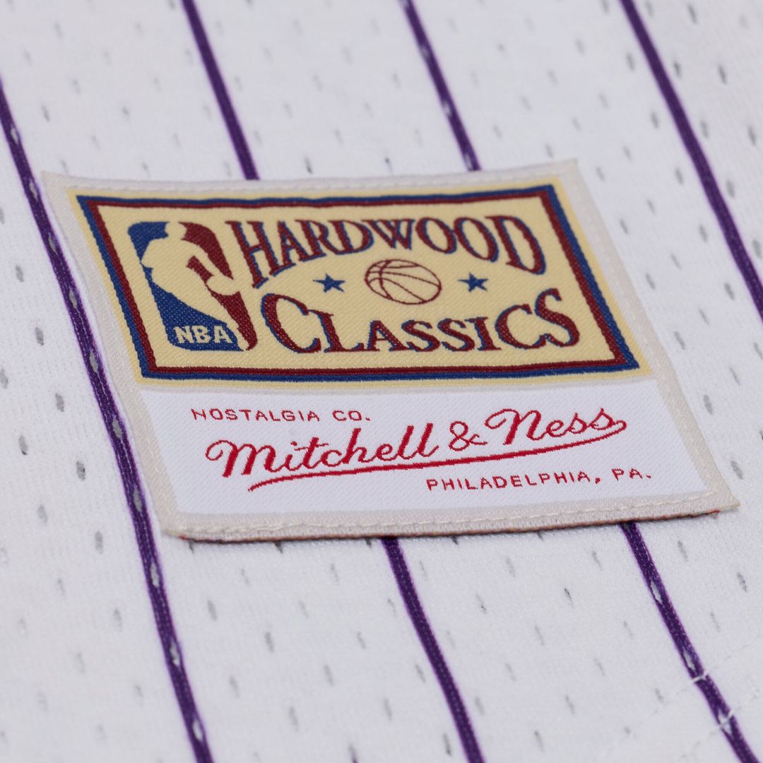 Los Angeles Lakers Mitchell & Ness Head Coach Pinstripe Mesh Full-Button Baseball Jersey - White | NBA Fan Gear