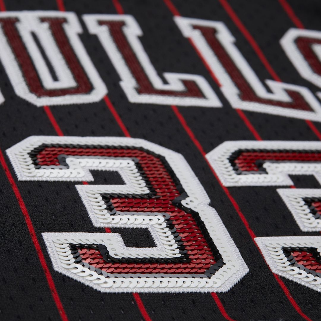 Scottie Pippen Chicago Bulls Mitchell & Ness x DANNIJO Women's Fashion Cropped Basketball Jersey - Black | NBA Fan Gear
