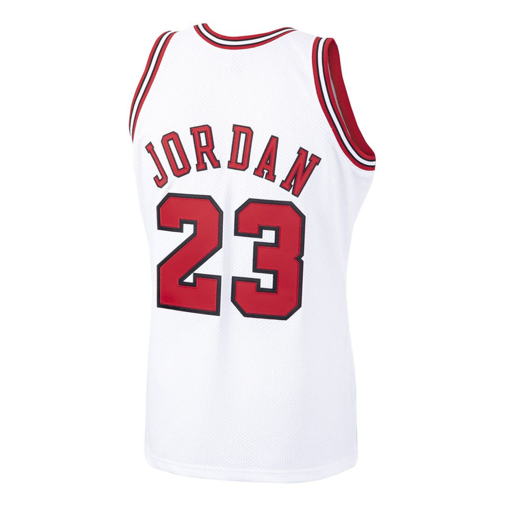 Michael Jordan Chicago Bulls Mitchell & Ness 1995/ 96 Hardwood Classics Authentic Jersey - Black | NBA Fan Gear