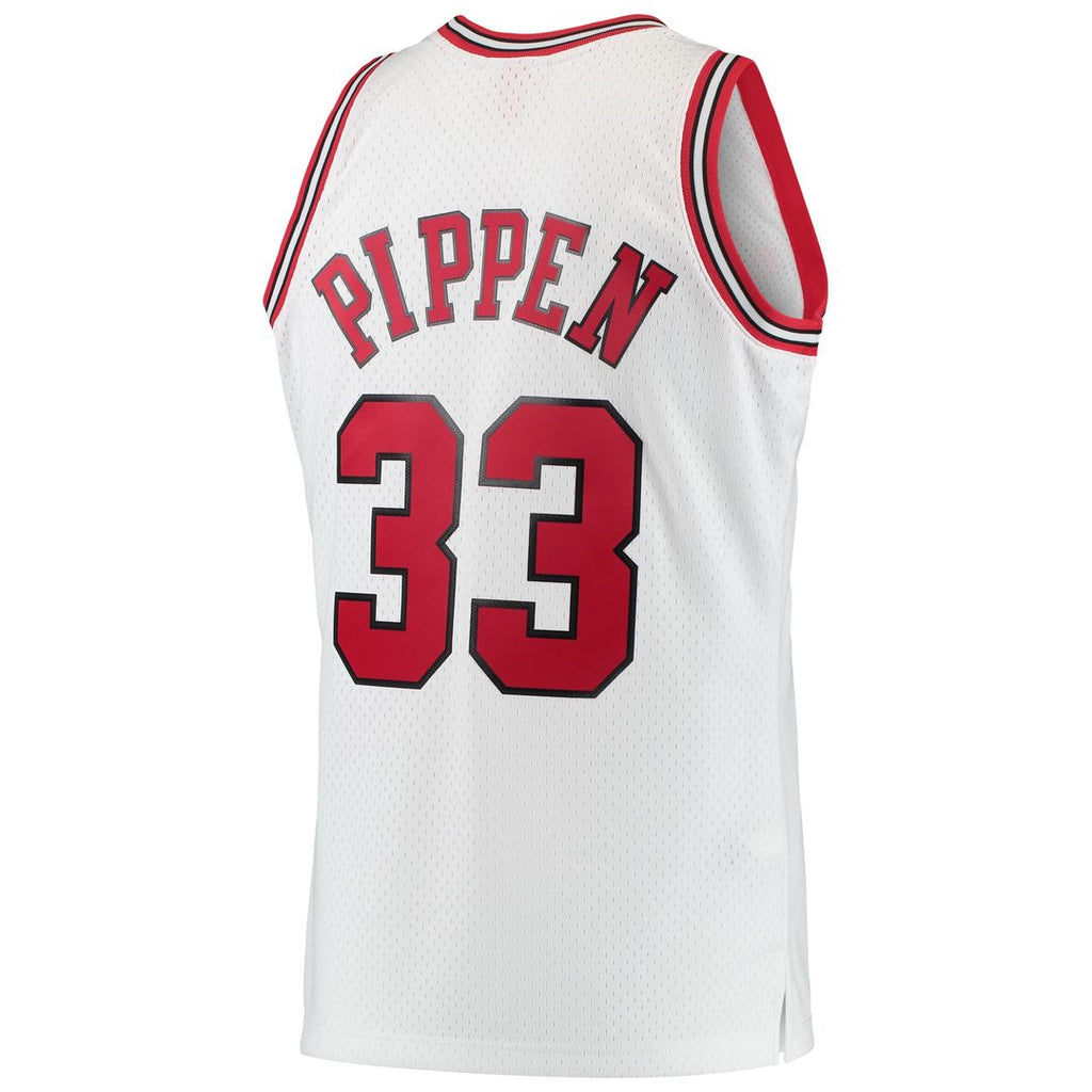 Scottie Pippen Chicago Bulls Mitchell & Ness 1997/ 98 Hardwood Classics Swingman Jersey - Black | NBA Fan Gear