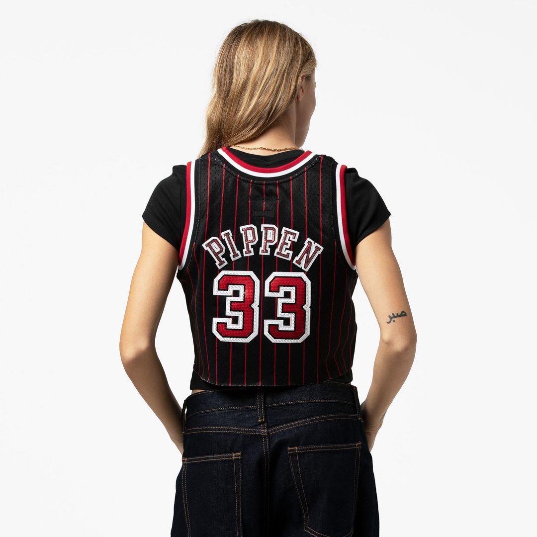 Scottie Pippen Chicago Bulls Mitchell & Ness x DANNIJO Women's Fashion Cropped Basketball Jersey - Black | NBA Fan Gear