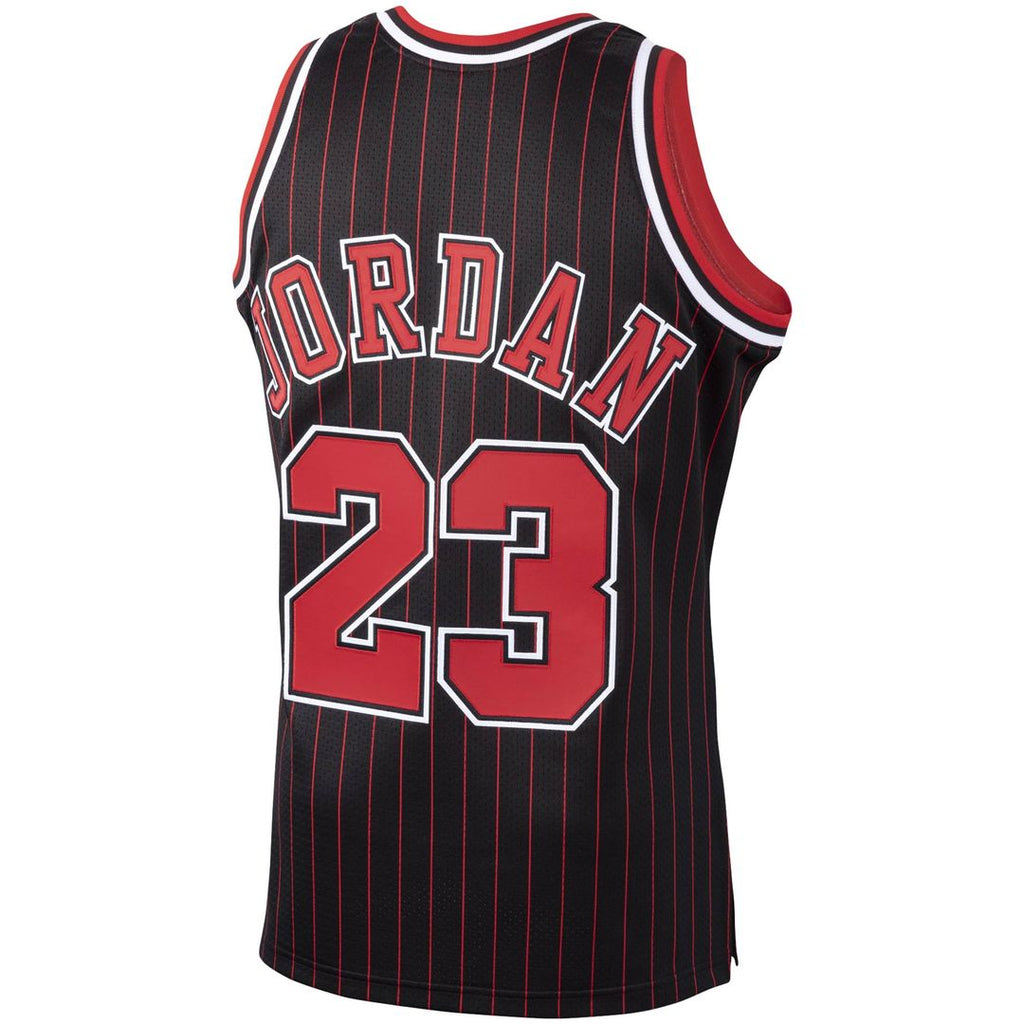 Michael Jordan Chicago Bulls Mitchell & Ness 1995/ 96 Hardwood Classics Authentic Jersey - Black | NBA Fan Gear