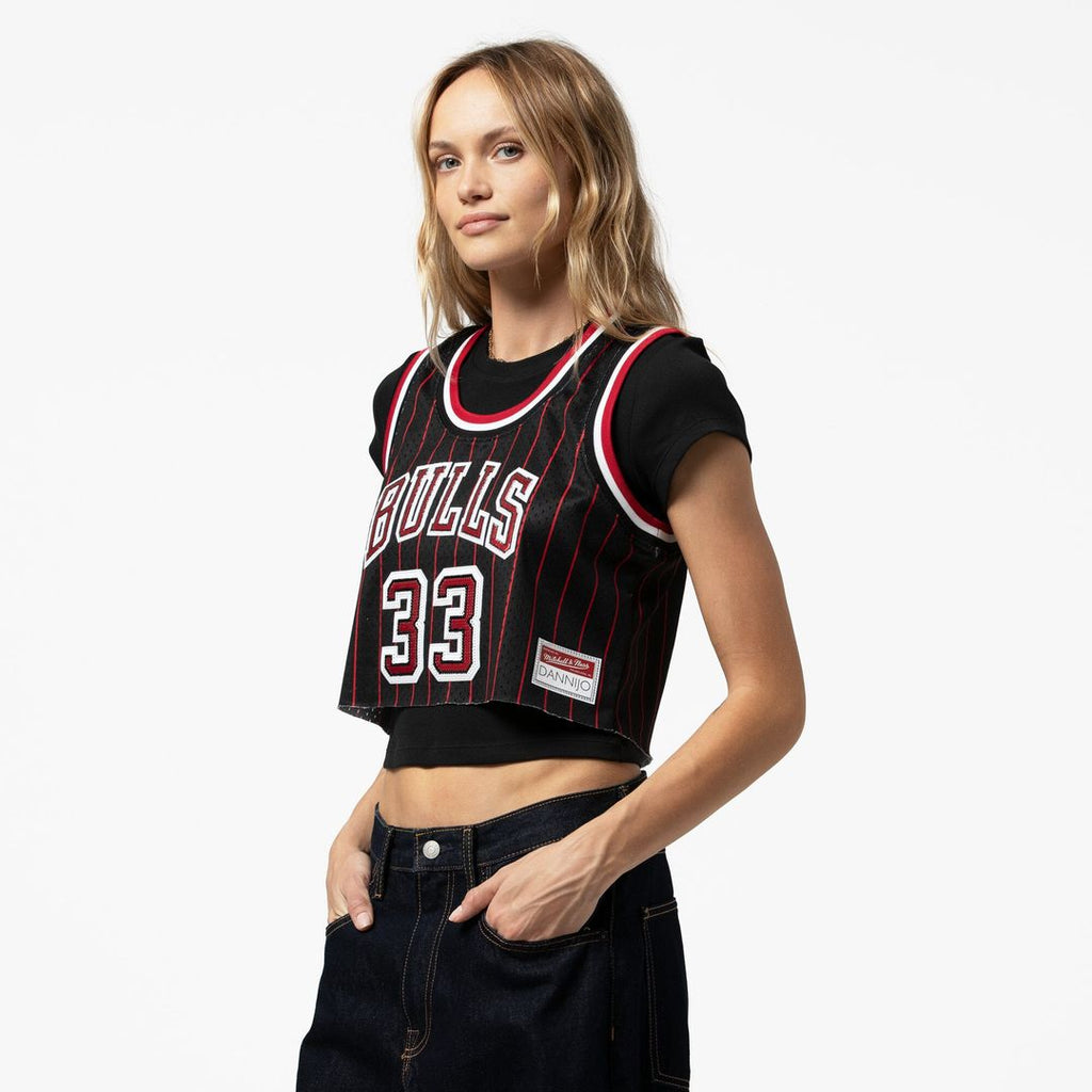 Scottie Pippen Chicago Bulls Mitchell & Ness x DANNIJO Women's Fashion Cropped Basketball Jersey - Black | NBA Fan Gear
