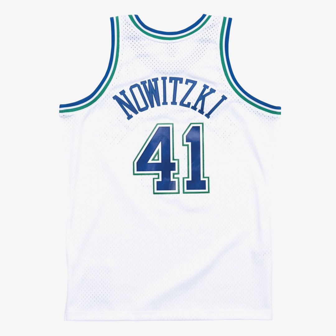 Dirk Nowitzki Dallas Mavericks Mitchell & Ness 1998-99 Hardwood Classics Swingman Jersey - White | NBA Fan Gear