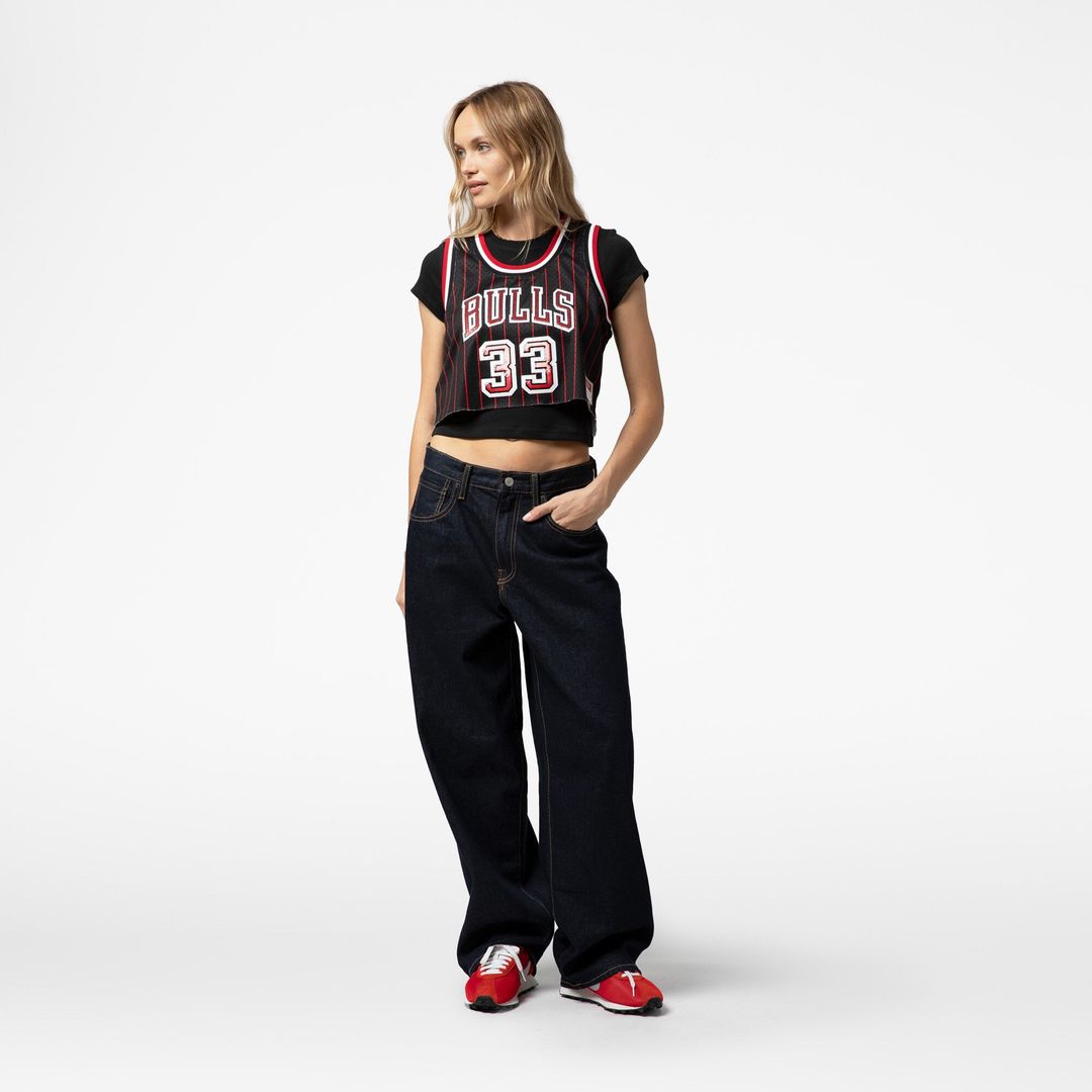 Scottie Pippen Chicago Bulls Mitchell & Ness x DANNIJO Women's Fashion Cropped Basketball Jersey - Black | NBA Fan Gear